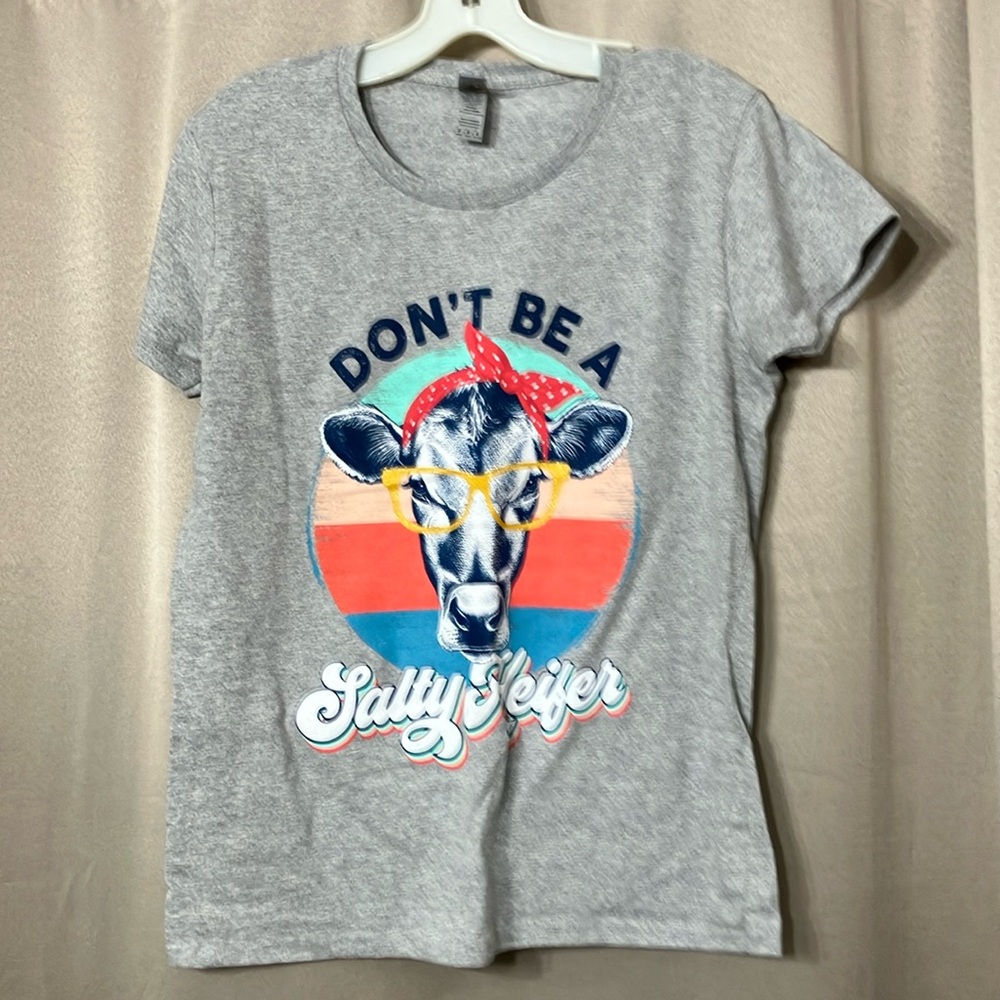 Don’t Be A Salty Heifer t-shirt size M